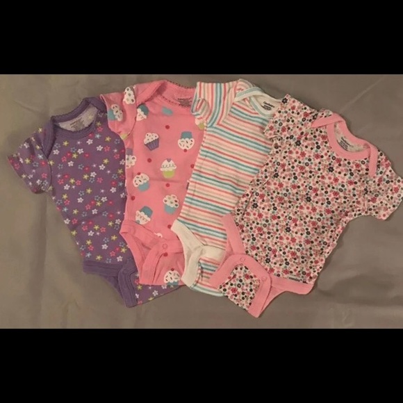 Bundle of Newborn Gerber Onesies - Picture 1 of 2